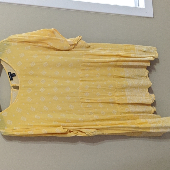Torrid Yellow Border Print Tiered Blouse - Picture 4 of 5